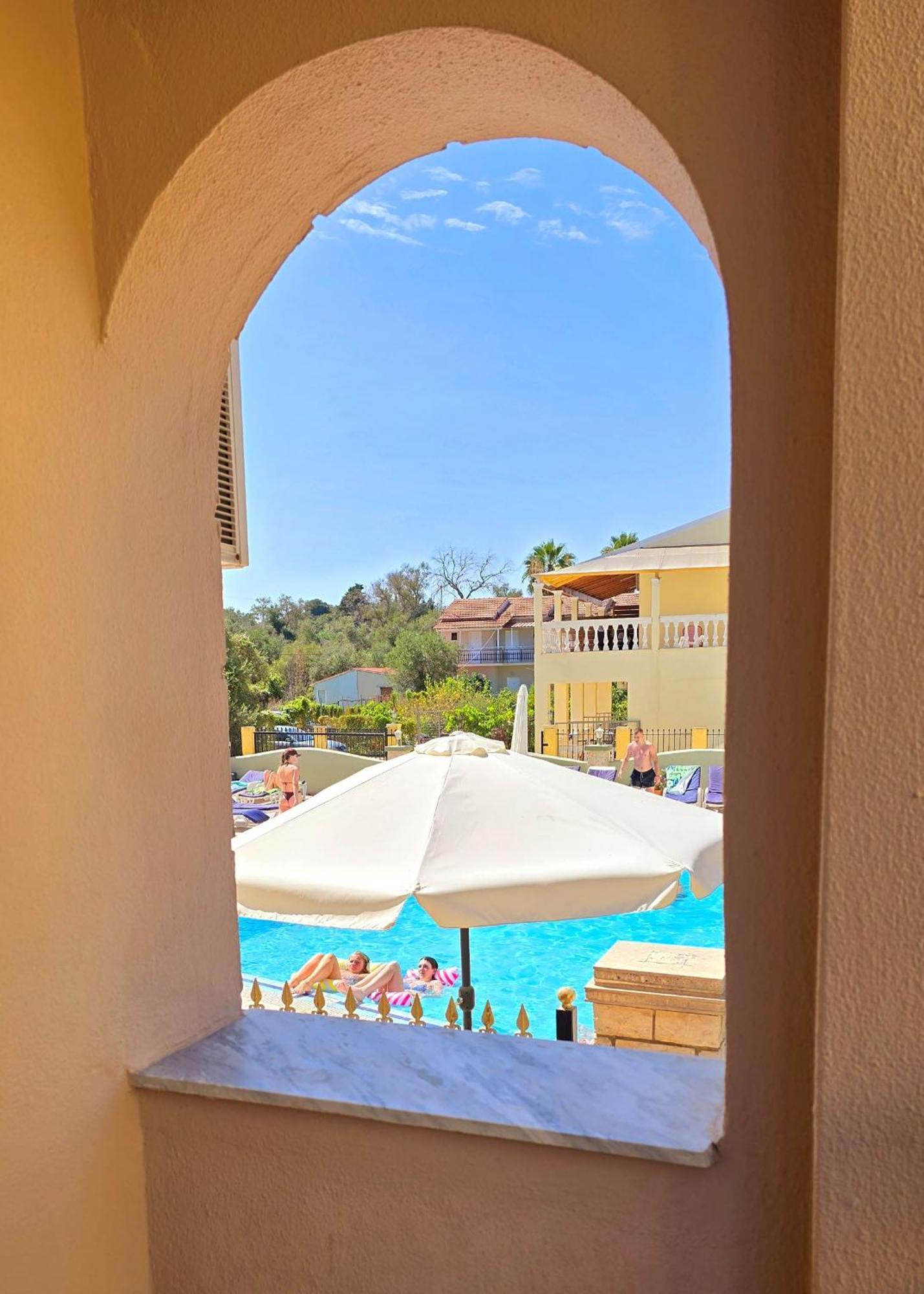 Kormos Aparthotel Kavos