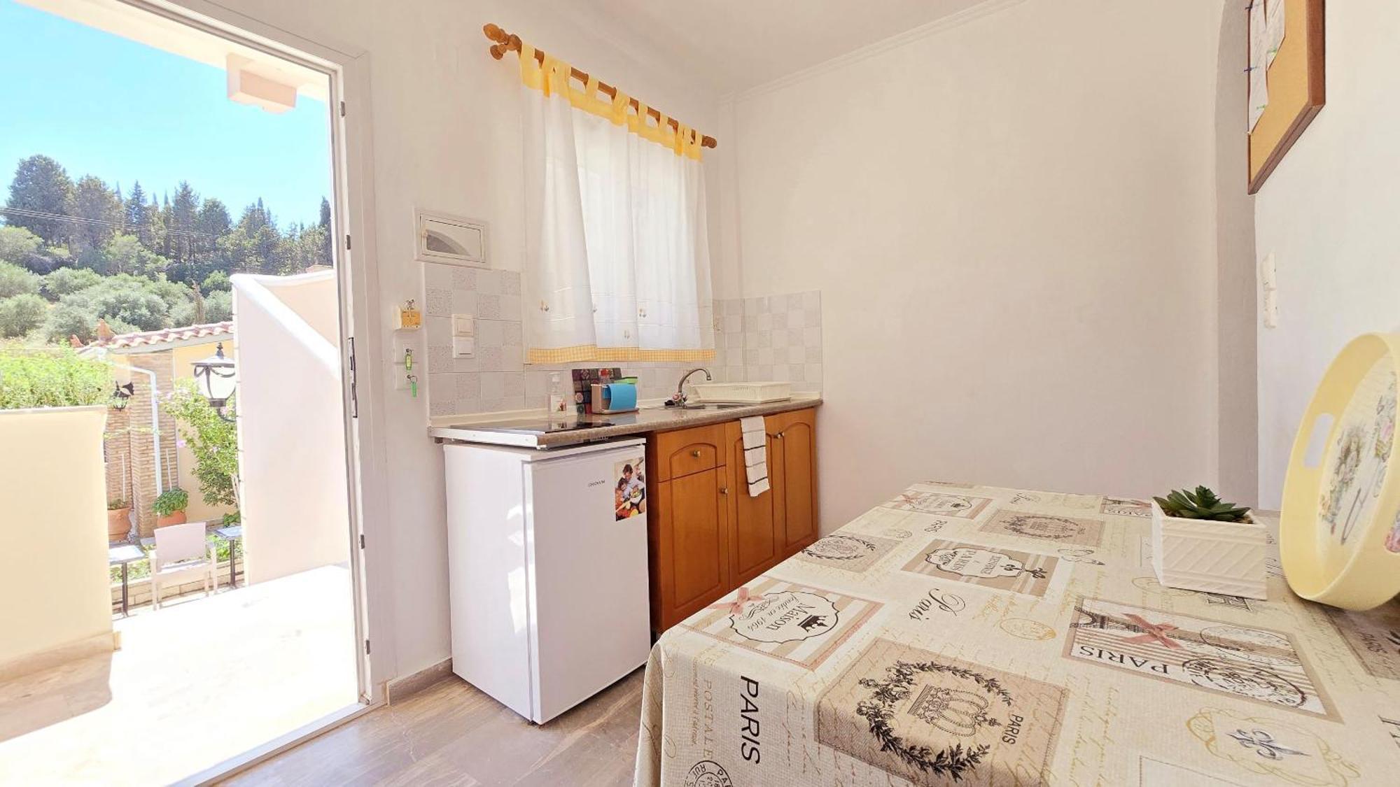 Kormos Aparthotel Kavos